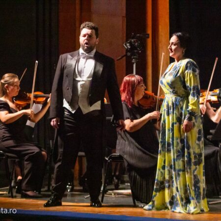 Photo from the masterclass sessions with conductor Gaddiel Dombrowner