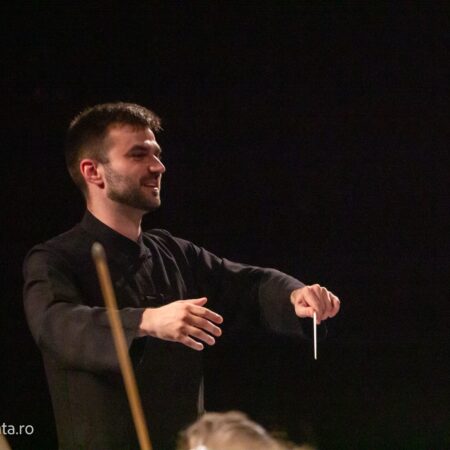 Photo from the masterclass sessions with conductor Gaddiel Dombrowner