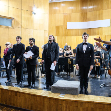 Photo from the masterclass sessions with conductor Gaddiel Dombrowner